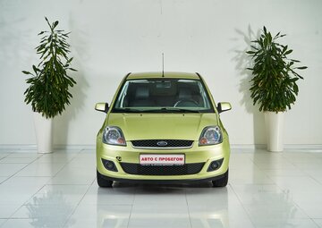 Ford Fiesta Вид 2